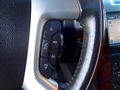 Used 2011 Cadillac Escalade Premium image 32