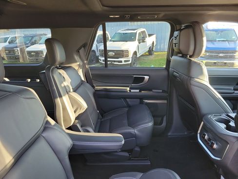 New 2026 Ford Expedition Platinum w/ Stealth Appearance Package AWD/4WD image 31