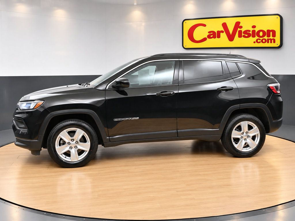 Used 2022 Jeep Compass Latitude w/ Convenience Group AWD/4WD image 3