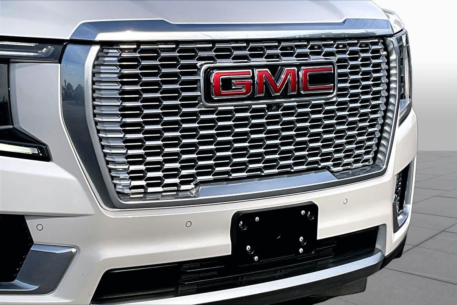Used 2022 GMC Yukon XL Denali RWD image 29