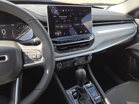 Used 2026 Jeep Compass Limited image 34