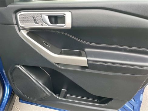 Certified 2022 Ford Explorer Limited w/ Hybrid Equipment Group 310A image 35