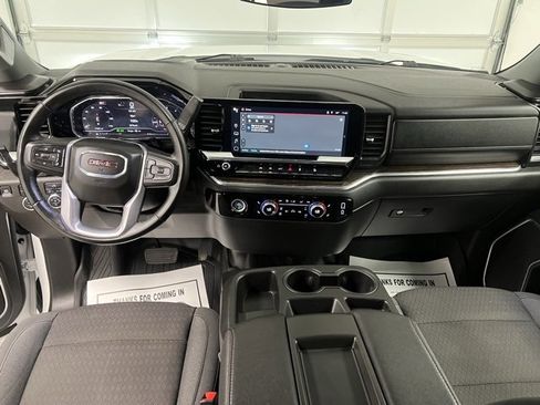 Used 2024 GMC Sierra 1500 Elevation image 28