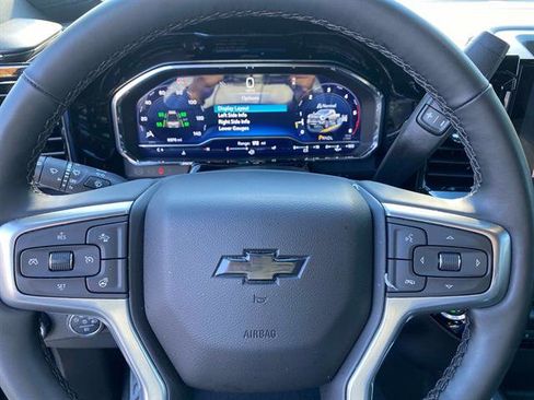 Used 2025 Chevrolet Silverado 2500 LT w/ Convenience Package image 15