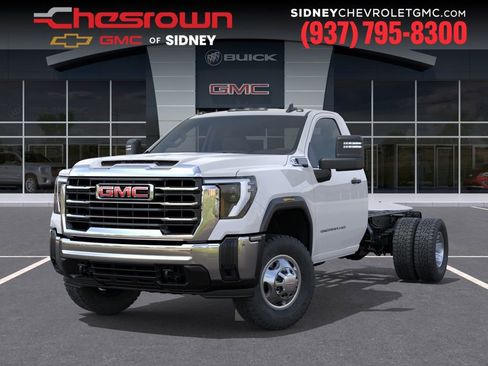 New 2026 GMC Sierra 3500 Pro w/ Fleet Convenience Package AWD/4WD image 6