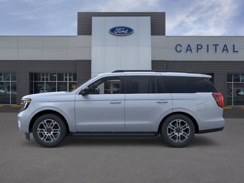 New 2025 Ford Expedition Active image 3