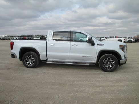 New 2026 GMC Sierra 1500 SLT w/ SLT Premium Plus Package image 3