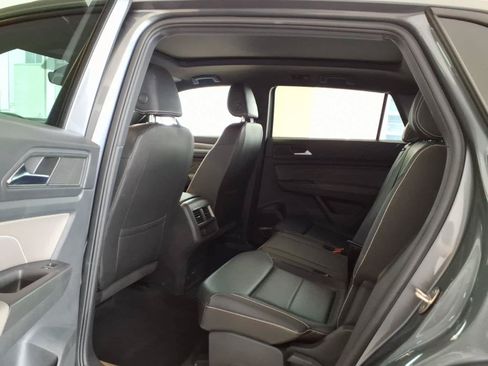 Certified 2023 Volkswagen Atlas Cross Sport SE w/ Panoramic Sunroof Package AWD/4WD image 17