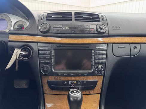 Used 2007 Mercedes-Benz E 350 Sedan image 17