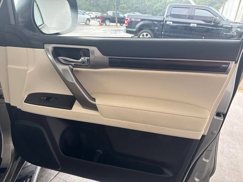 Used 2023 Lexus GX 460 Premium w/ Premium Package AWD/4WD image 34