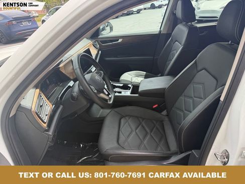 Used 2025 Volkswagen Atlas SE AWD/4WD image 28