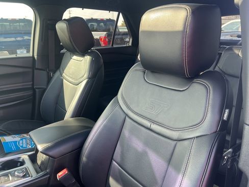 Used 2020 Ford Explorer ST w/ Premium Technology Package image 24