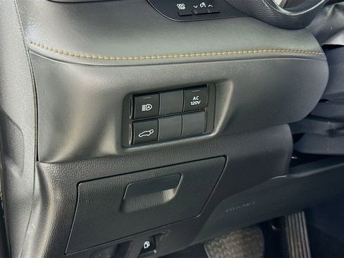 Used 2023 Toyota Highlander Bronze Edition AWD/4WD image 12