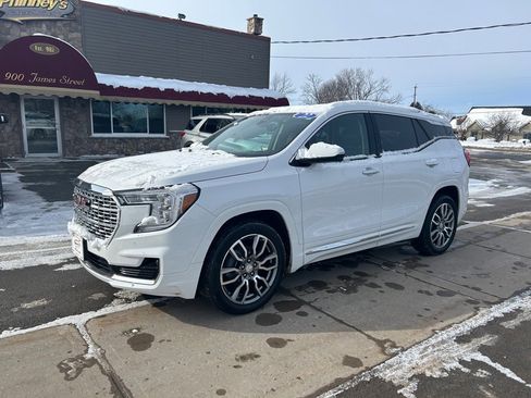 Used 2022 GMC Terrain Denali image 3