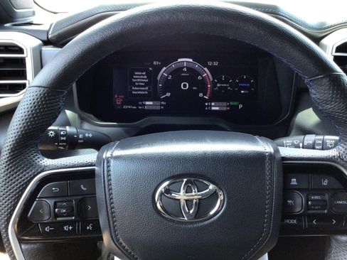 Used 2025 Toyota Sequoia Platinum AWD/4WD image 20