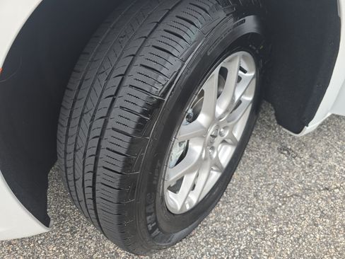 Used 2025 Chrysler Pacifica Select FWD image 29