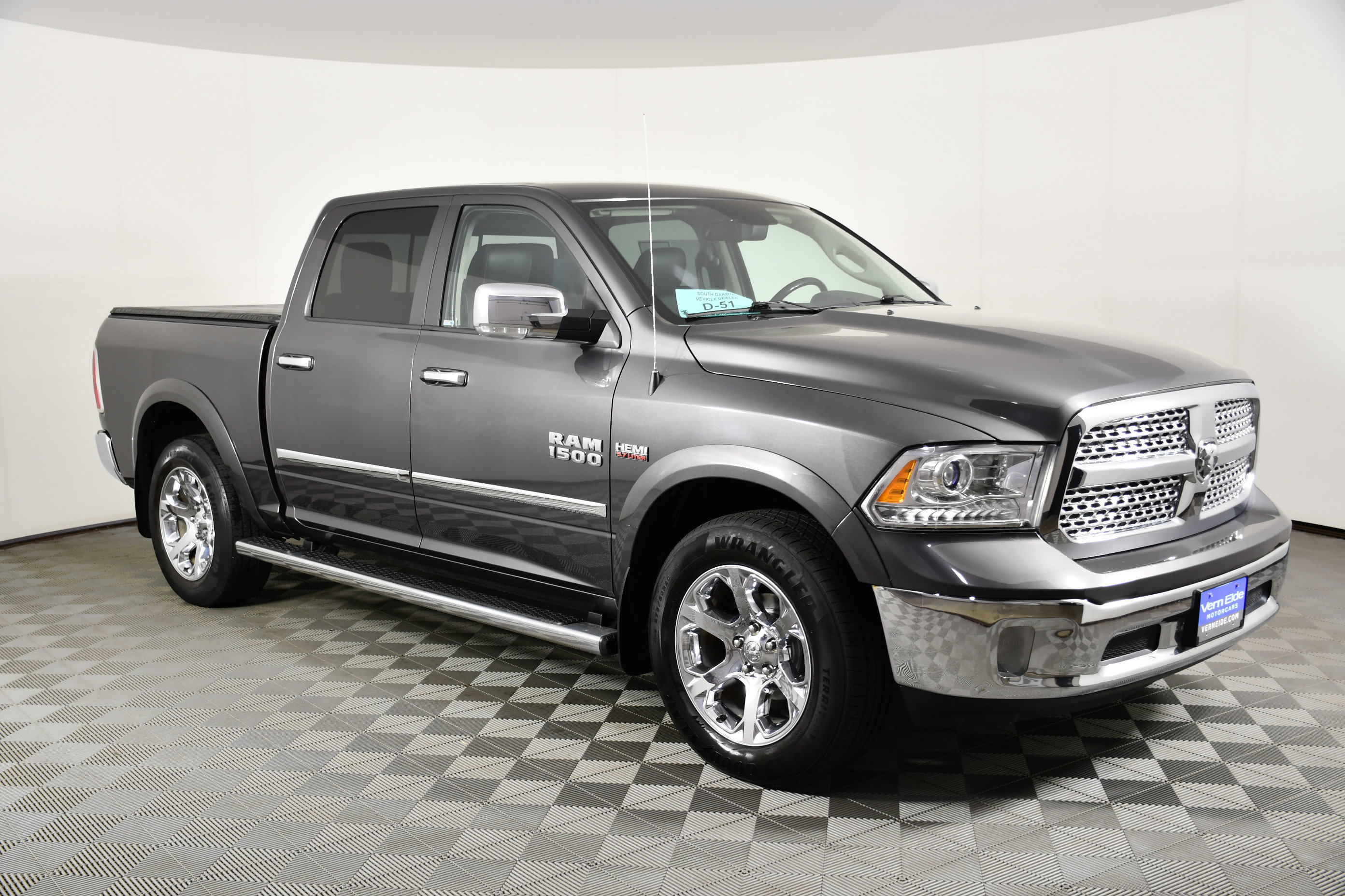 Used 2018 RAM 1500 Laramie AWD/4WD image 4