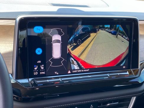 Used 2024 Volkswagen Atlas SE FWD image 18