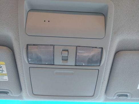 Used 2014 Nissan Frontier SV image 6