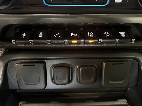 Used 2016 Chevrolet Silverado 2500 LTZ w/ LTZ Plus Package AWD/4WD image 30