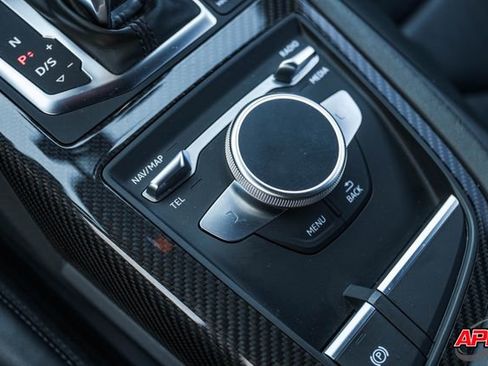 Used 2018 Audi R8 V10 w/ Premium Package image 16