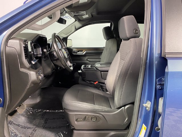 Used 2024 Chevrolet Silverado 1500 LT AWD/4WD image 10