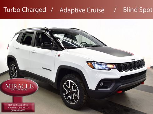 Used 2025 Jeep Compass Trailhawk AWD/4WD image 1