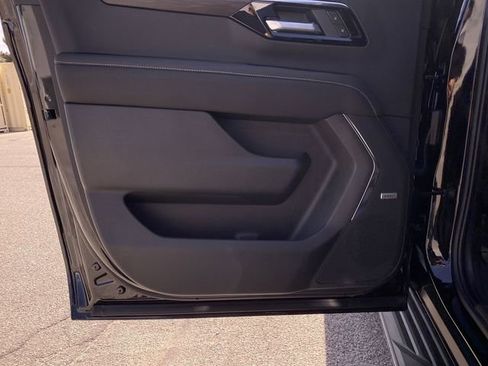 New 2026 Chevrolet Suburban Premier image 35