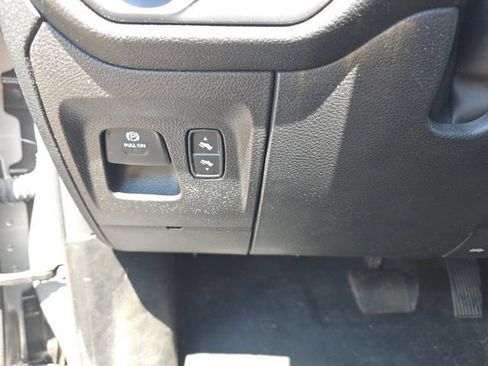 Used 2022 RAM 1500 Big Horn AWD/4WD image 14