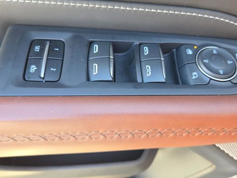 Used 2024 GMC Yukon Denali Ultimate image 34