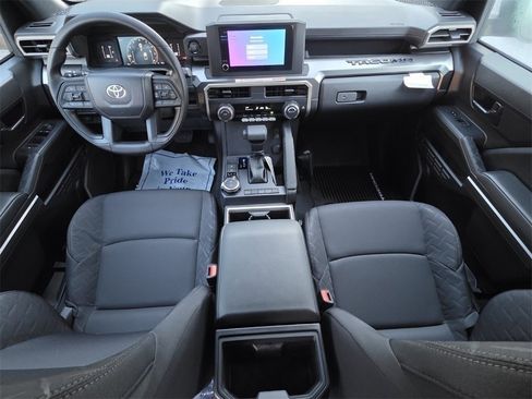 Used 2026 Toyota Tacoma SR5 image 4