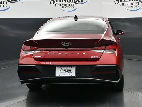 Used 2025 Hyundai Elantra Limited FWD image 6