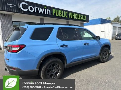 Used 2025 Honda Pilot TrailSport image 6