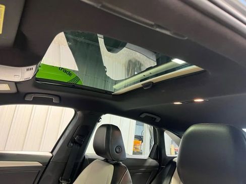 Used 2019 Volkswagen Jetta R-Line image 11