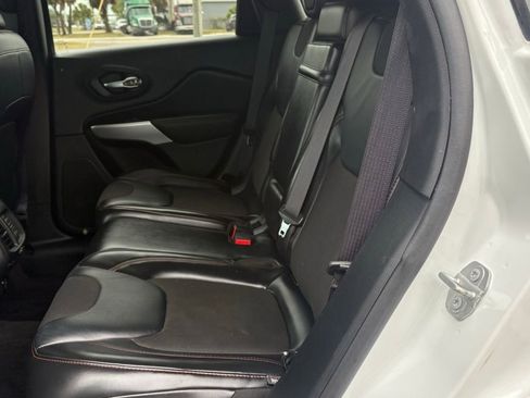 Used 2017 Jeep Cherokee Trailhawk w/ Comfort/Convenience Group image 11