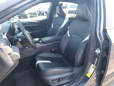Used 2025 Toyota Camry SE FWD image 19