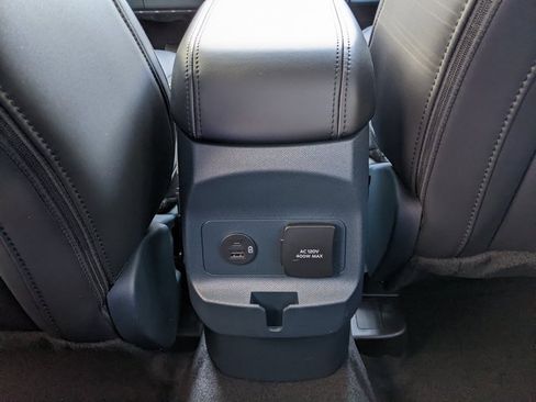 New 2024 Ford Maverick Lariat w/ Black Appearance Package image 32