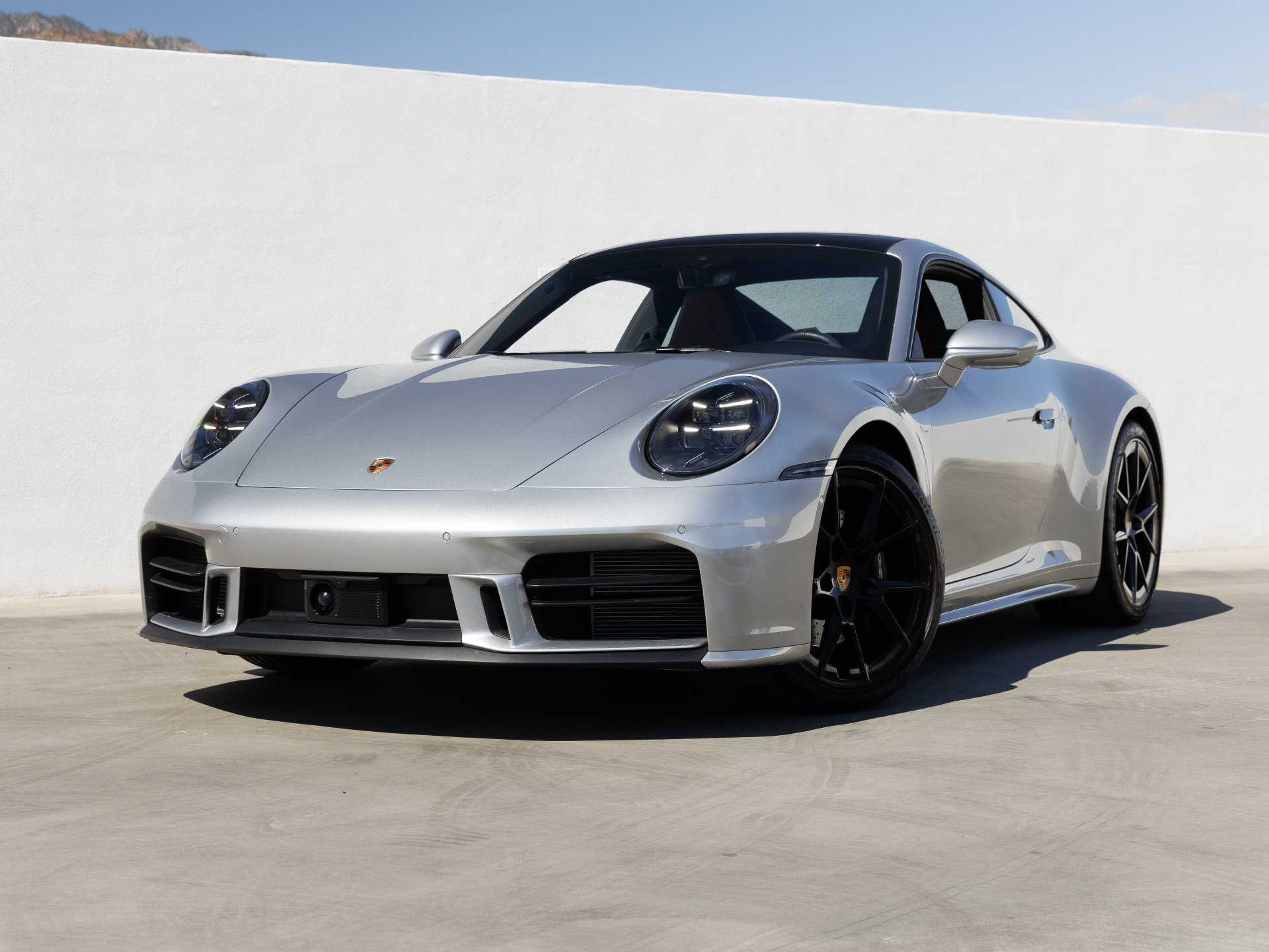 Certified 2025 Porsche 911 Carrera RWD image 1