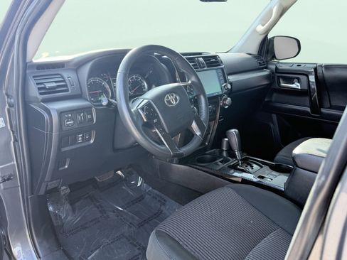 Used 2022 Toyota 4Runner TRD Off-Road image 32