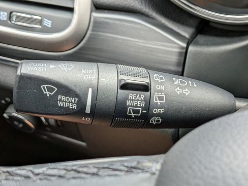 Used 2020 Jeep Grand Cherokee Limited w/ Luxury Group II image 28