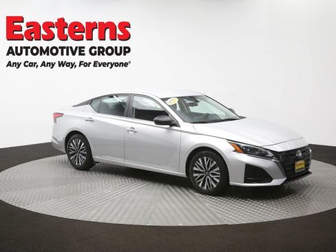 Used 2024 Nissan Altima 2.5 SV FWD image 48