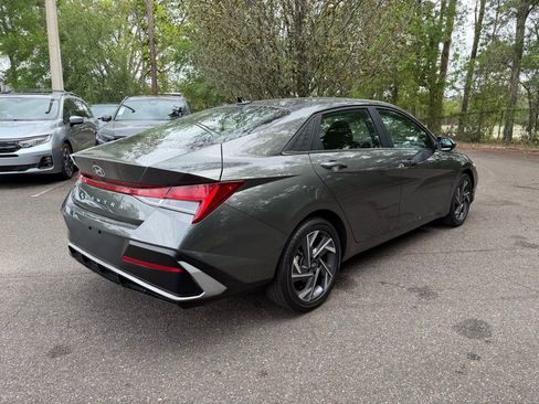 Used 2025 Hyundai Elantra SEL image 6