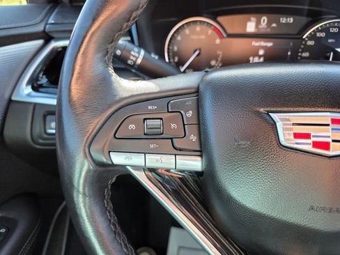 Used 2023 Cadillac XT6 Premium Luxury image 11