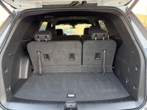 Used 2022 Chevrolet Traverse LT FWD image 29