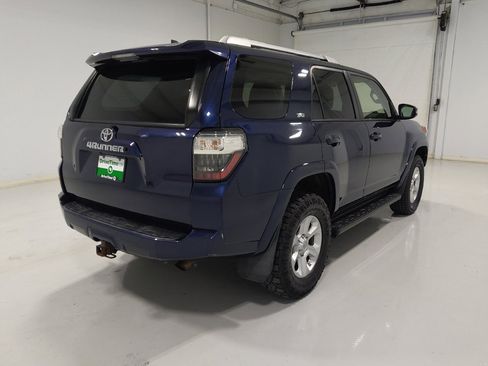 Used 2018 Toyota 4Runner SR5 Premium image 9