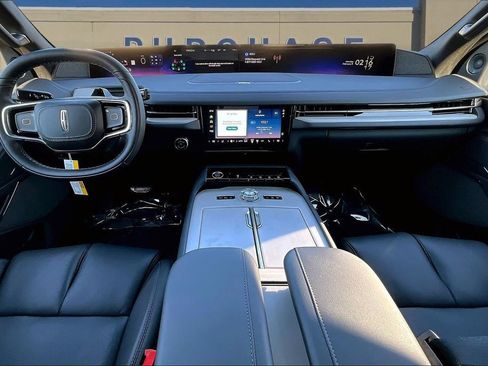 New 2026 Lincoln Navigator Reserve w/ Jet Appearance Package image 5