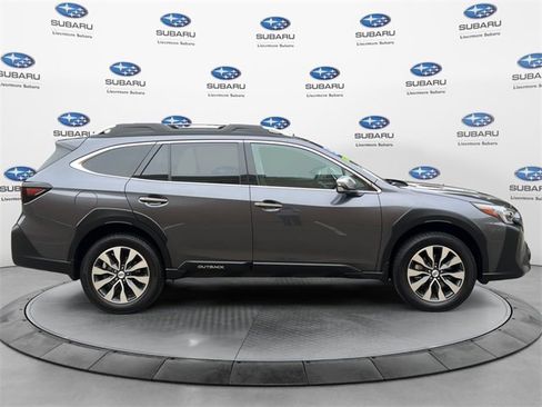 Used 2023 Subaru Outback Touring XT image 3