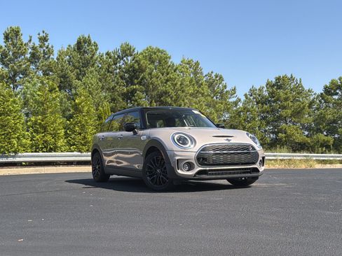 Used 2024 MINI Cooper Clubman S FWD image 2