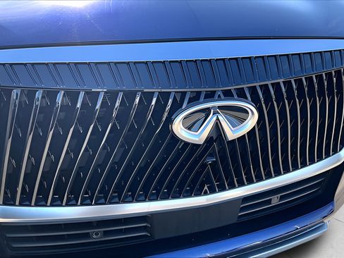 Used 2025 INFINITI QX80 Sensory AWD/4WD image 32