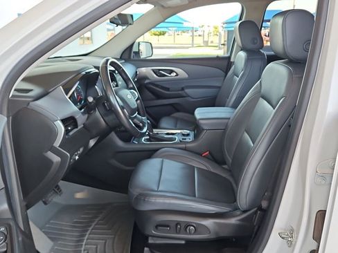 Used 2018 Chevrolet Traverse LT FWD image 16